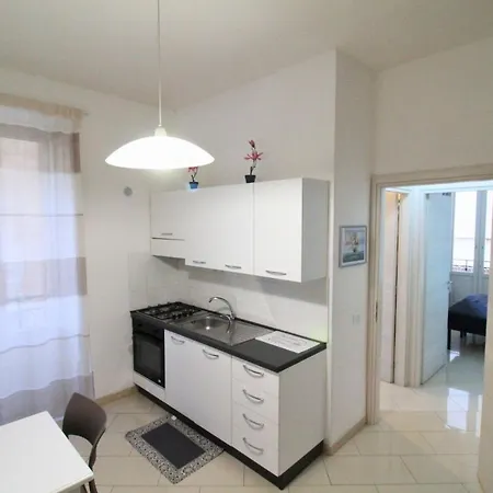 102 Garibaldi Tra Mare E Mare Apartment