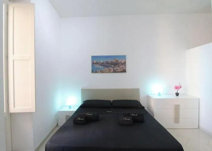 102 Garibaldi Tra Mare E Mare * 트라파니